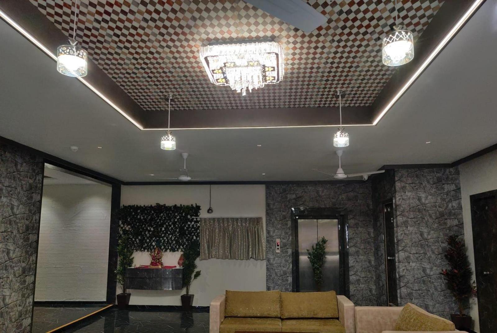 Hotel Selfie Inn Ahmedabad Buitenkant foto